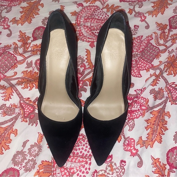 Vince Camuto Black Textured Heels - Picture 2 of 6